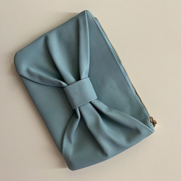 BRAND NEW vegan leather clutch with detachable/adjustable strap - Picture 2 of 4